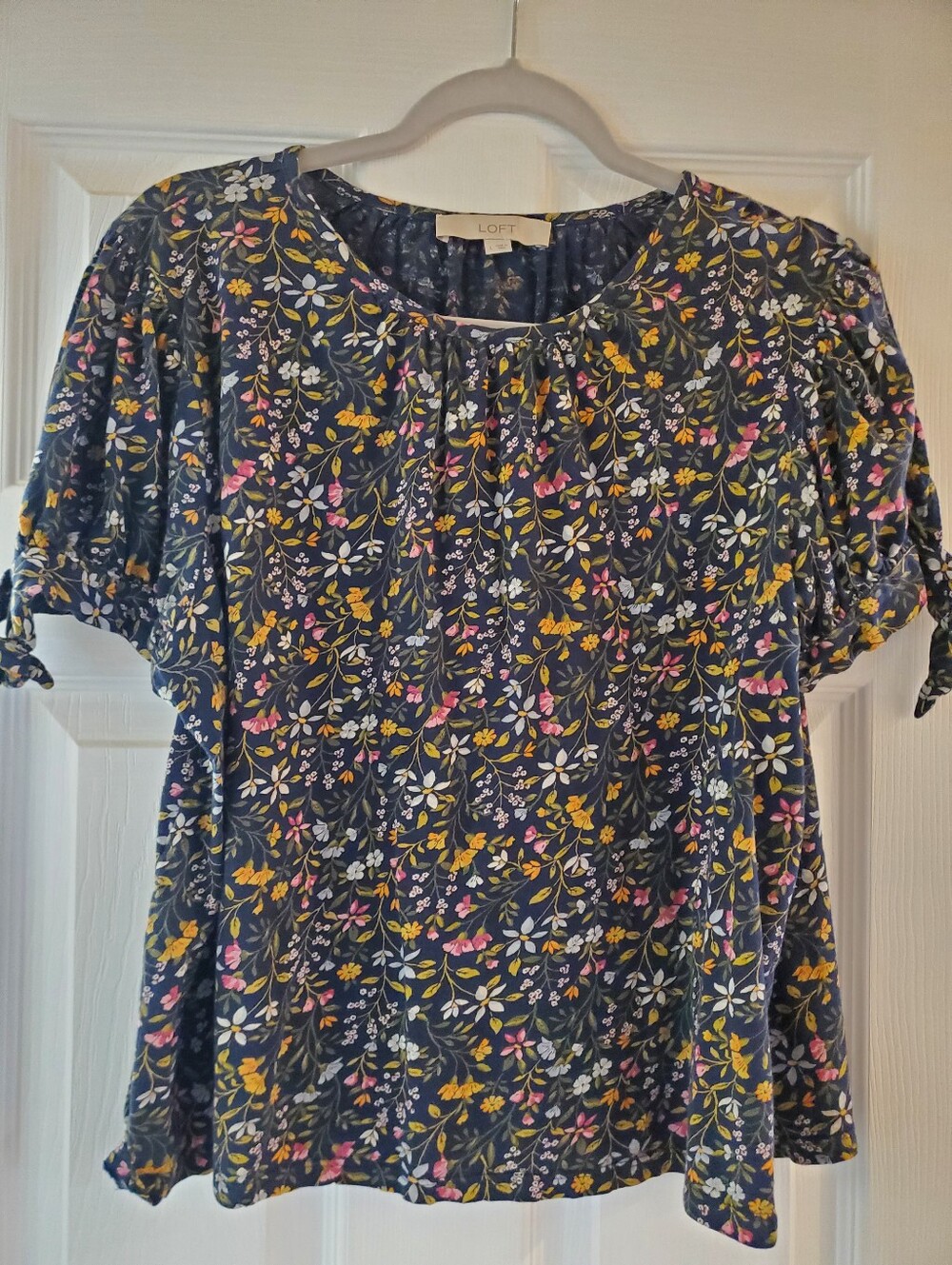 LOFT Navy Floral Short-Sleeve Top-size Large